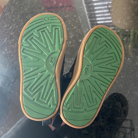 Gently used Ugg boots - Picture 6 of 6